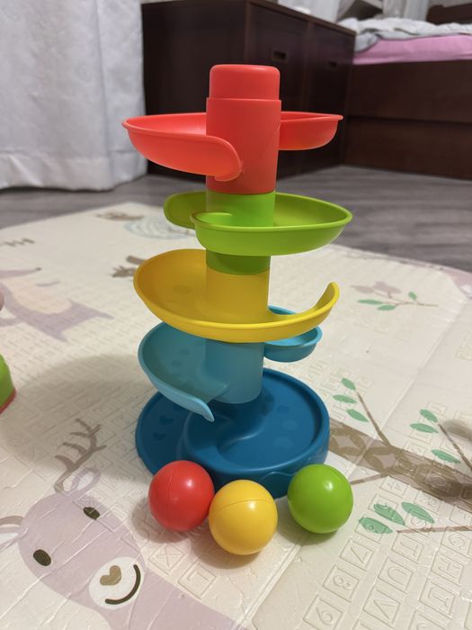 Лот іграшок від 12 місяців