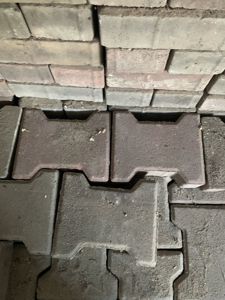 Kostka brukowa 2 rodzaje
