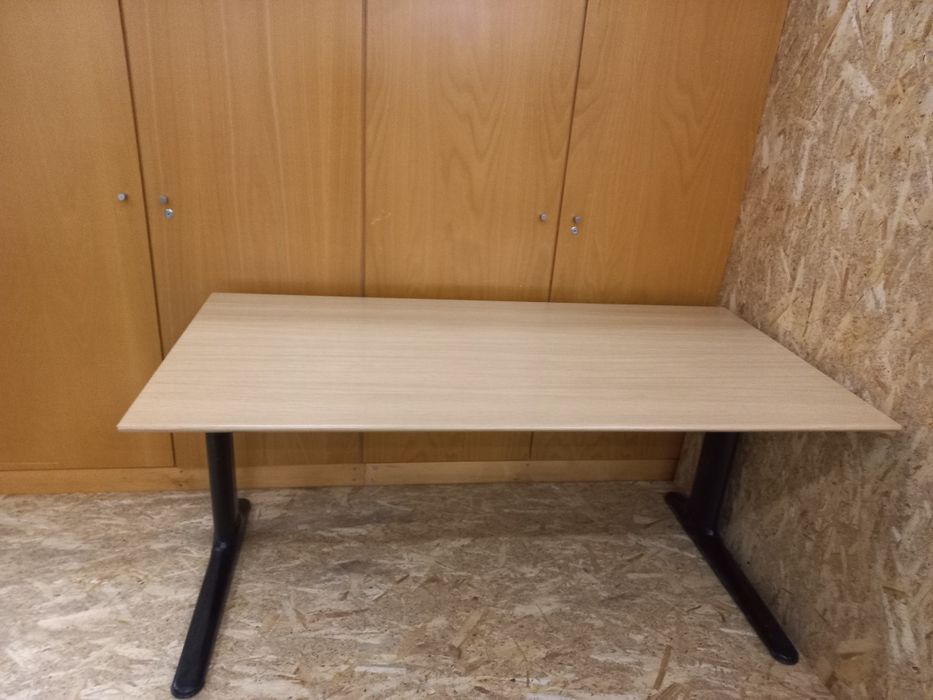 Secretária estrutura metálico