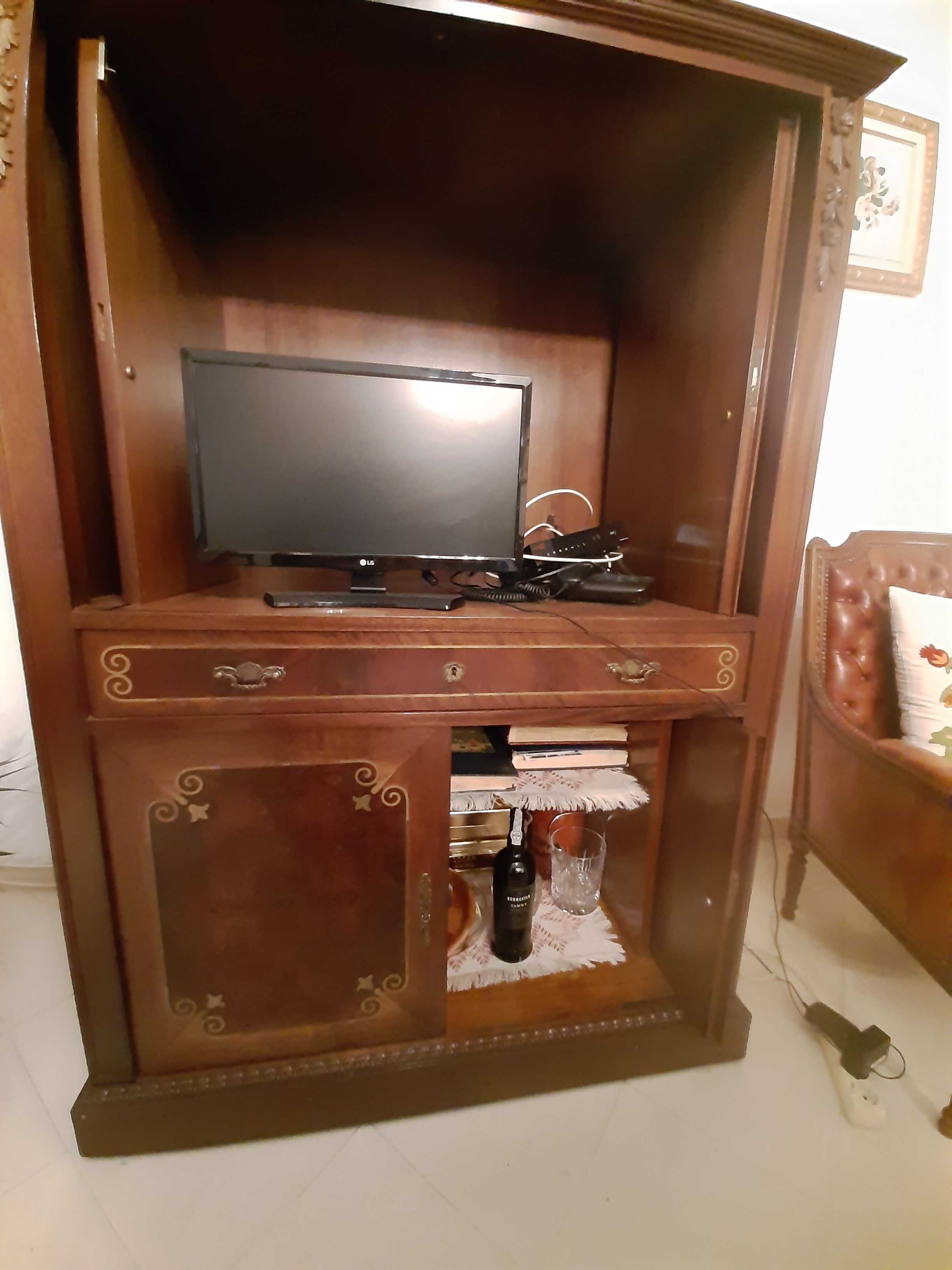 Movel de sala, POLIVALENTE tv