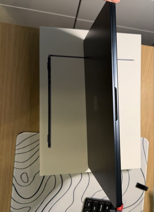 MacBook Air 15” M2 (2023) • 24GB/512GB • Midnight • bateria 100%