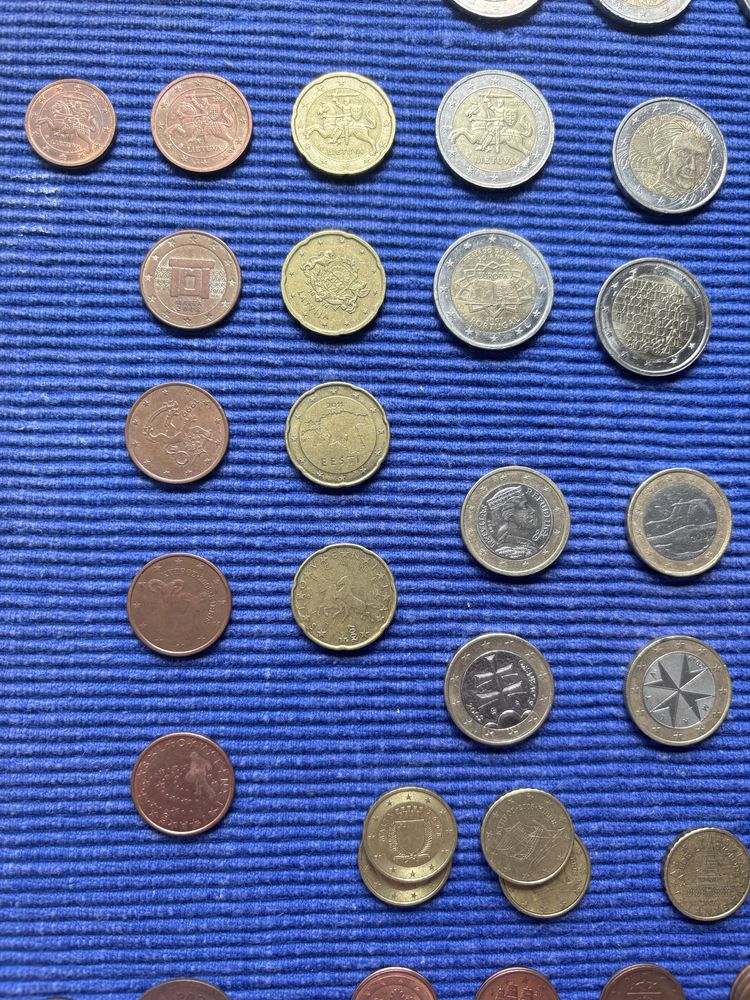 Varias moedas de coleçao