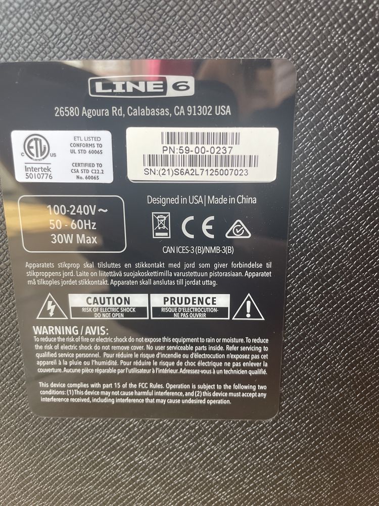 conjunto guitarra elétrica Squier e amplificador + cabos + OFERTA capo