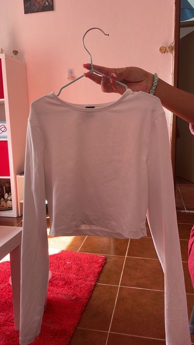 Top manga cumprida branco simples