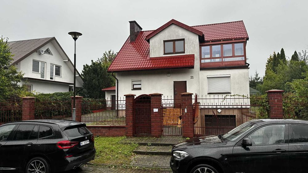 Dom w doskonałej lokalizacji - 190m2 + Garaż + Szklarnia + działka