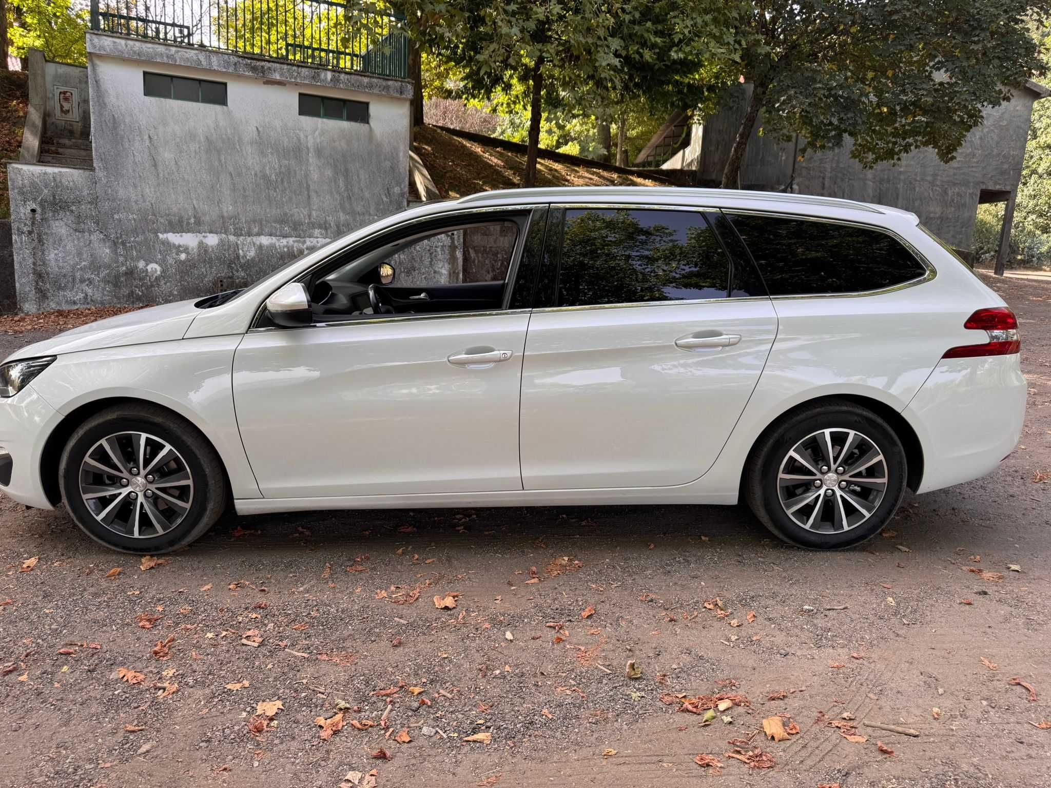 Peugeot 308 sw (T9) 1.6 allure 2016