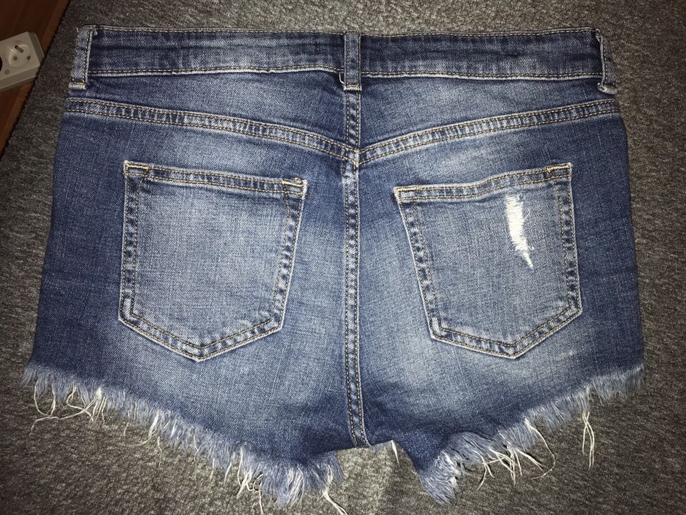 Spodenki/szorty jeansowe z dziurami H&M r. 34/36 (XS/S)