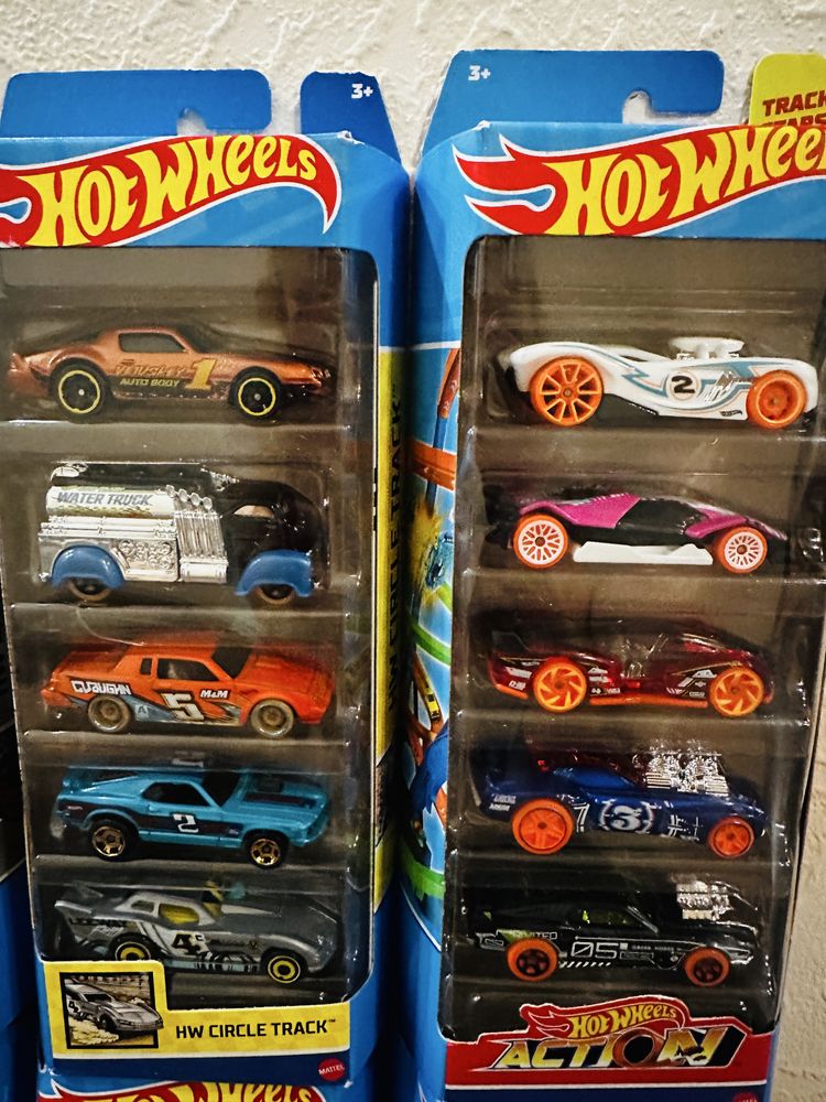 Набор машинок Hot Wheels из 5 шт!