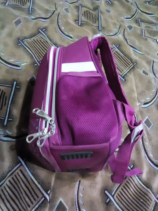 Школьный рюкзак (портфель) с канцелярией