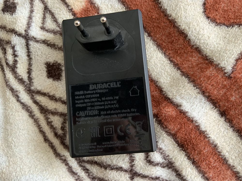 Зарядний пристрій АА/ААА Duracell CEF14EU4