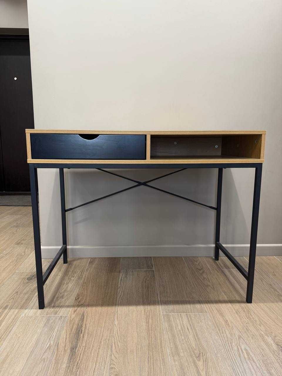 Стіл письмовий Jysk TRAPPEDAL 48x95см 1 шух теплий дуб/чорний