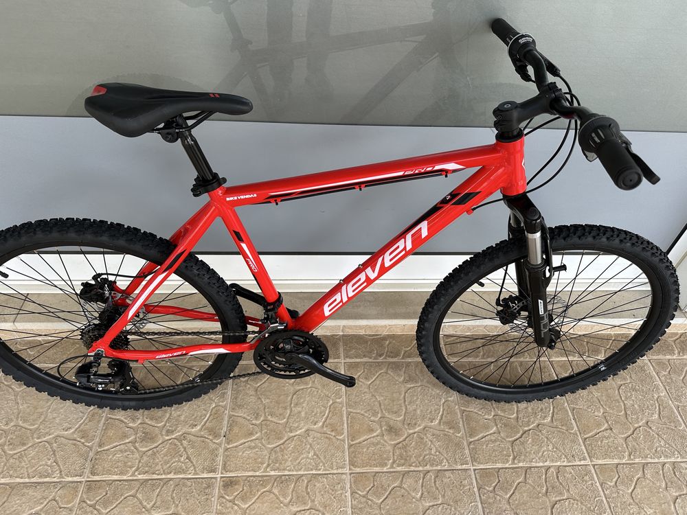 Bicicleta de montanha - nova