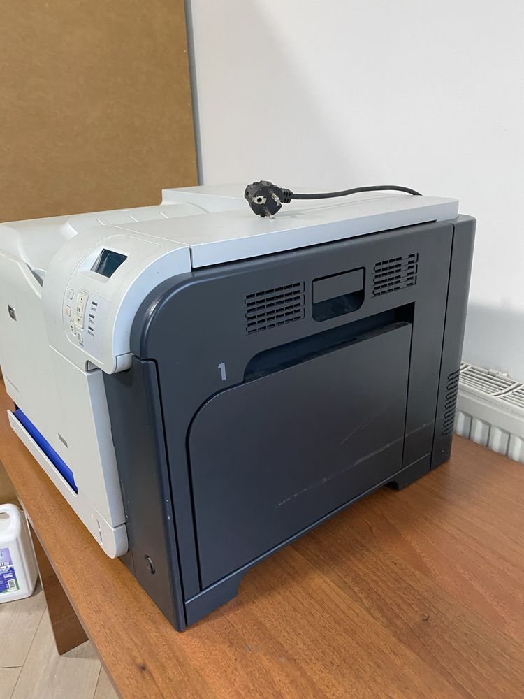 Принтер кольоровий HP color laser jet cp3525n