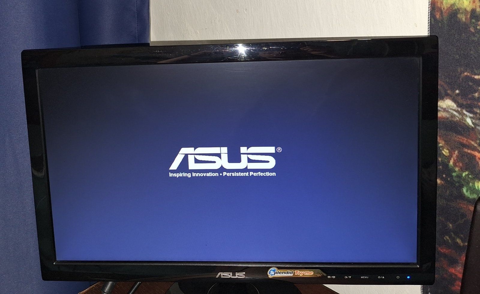 Монитор Asus 18.5