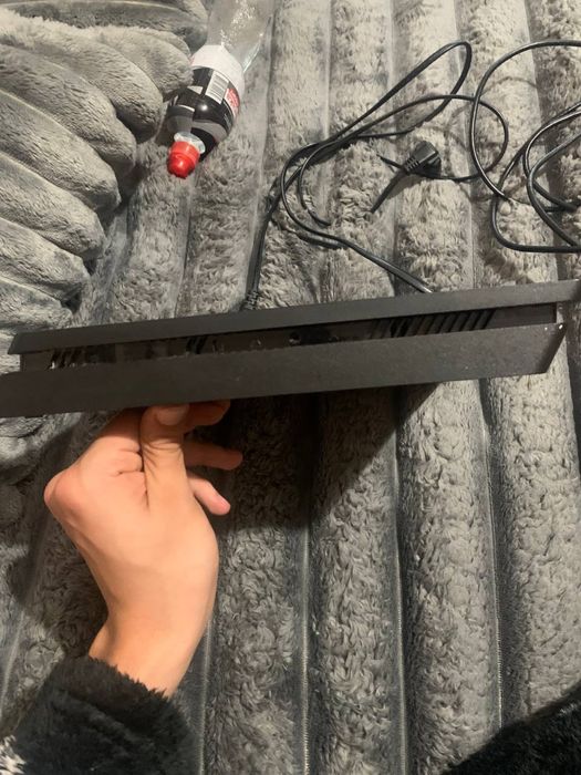 Продам ps4 slim на 500гб