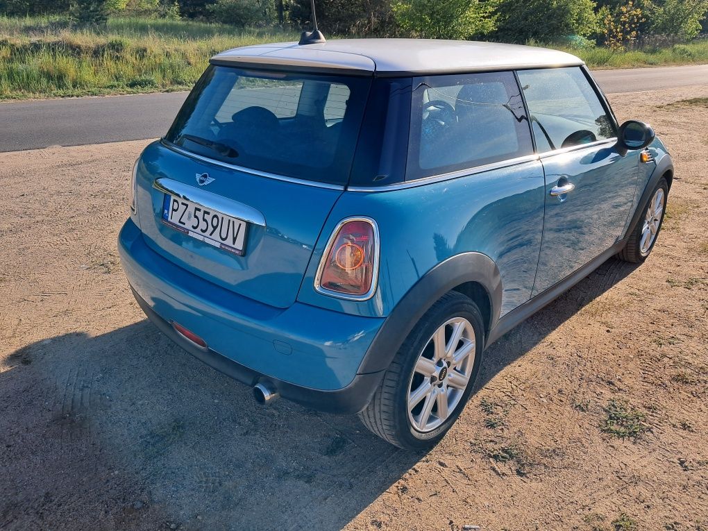 Mini cooper One.