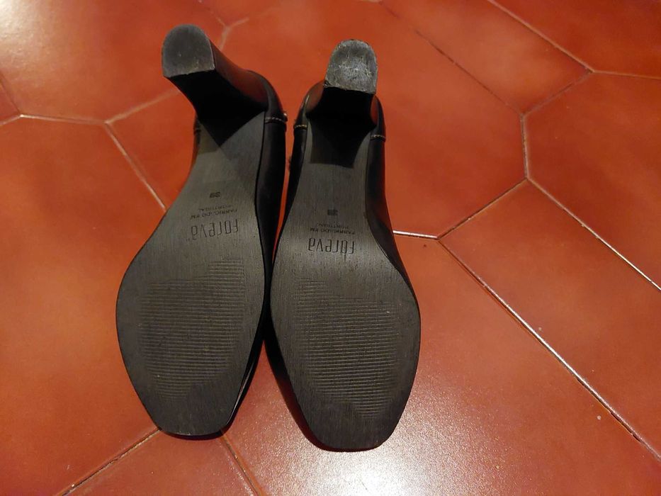 Sapatos pele  39