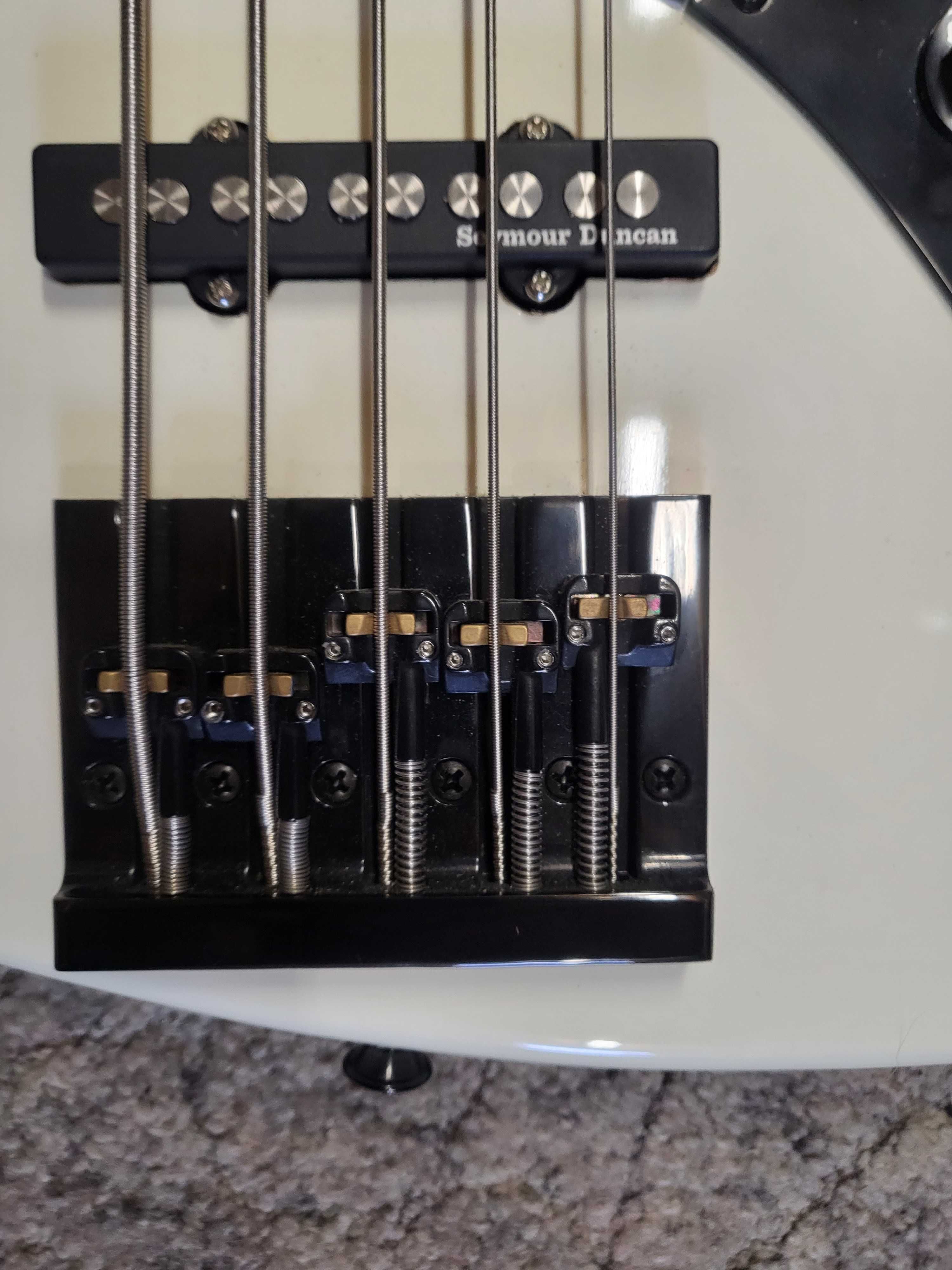 Gitara basowa jazz bass v affinity doinwestowana