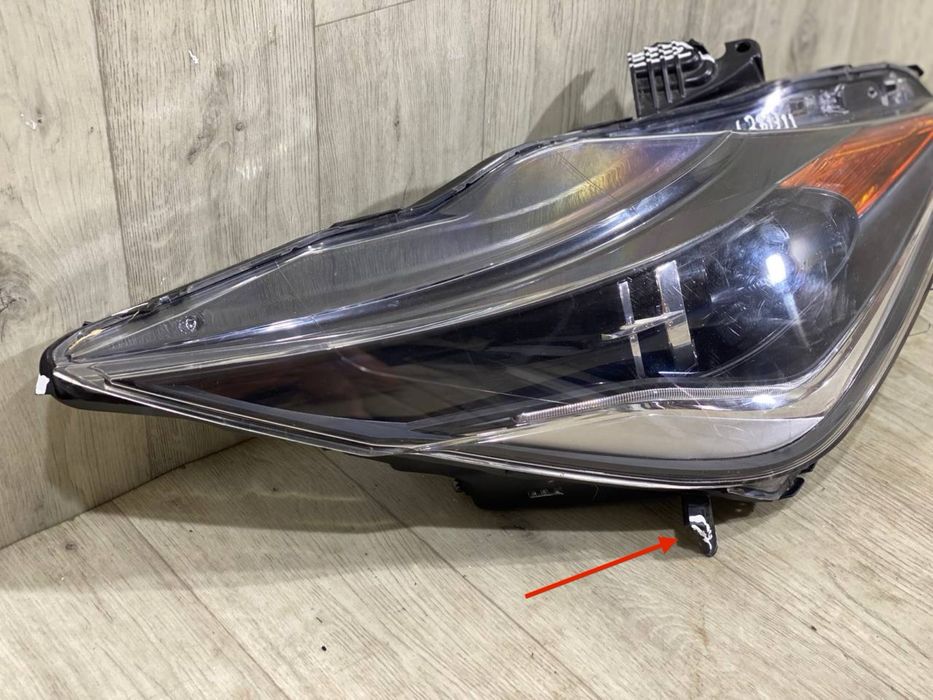 Фара правая передняя Toyota Aygo 2 ( 2014 2015 2016 2017 2018 г.)