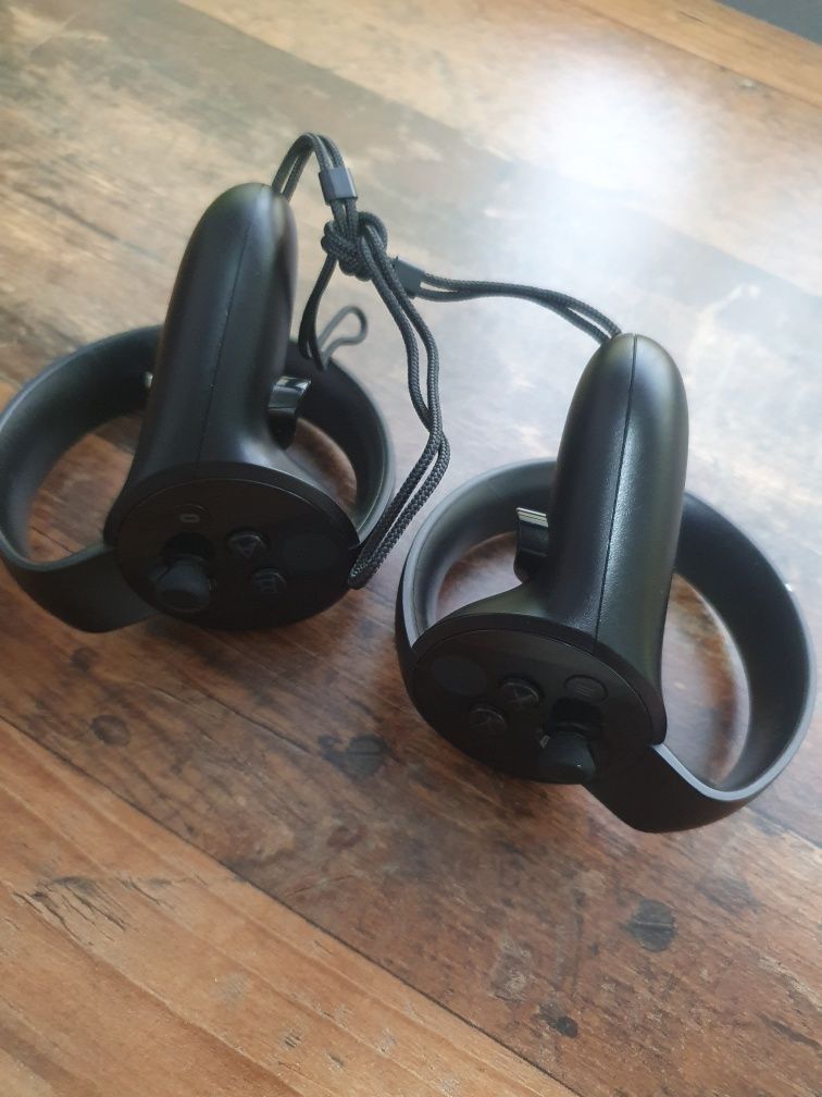 Контроллери oculus rift
