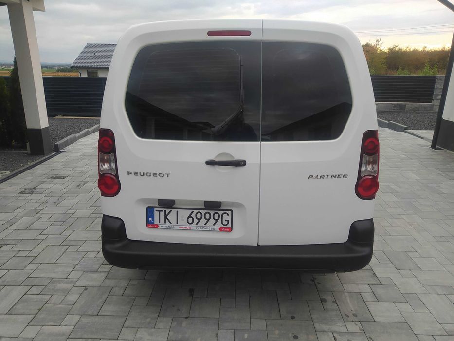 2013 rok. wersja LONG 5 osób. KLIMATYZACJA. zadbany.