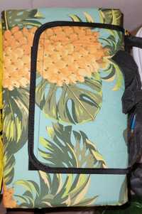 Mata plażowa piknikowa 140 x 180 cm z izolacją w  ananasy