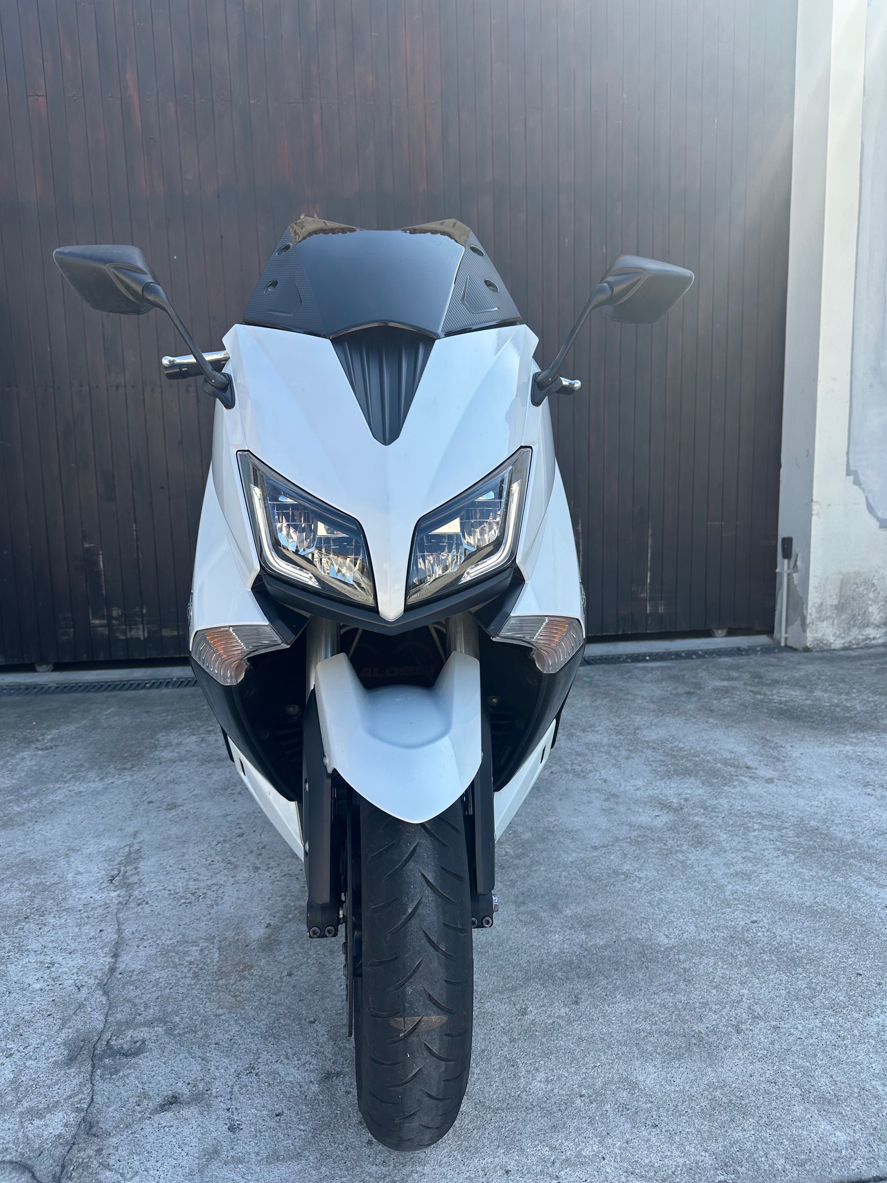 Yamaha tmax 530 branco