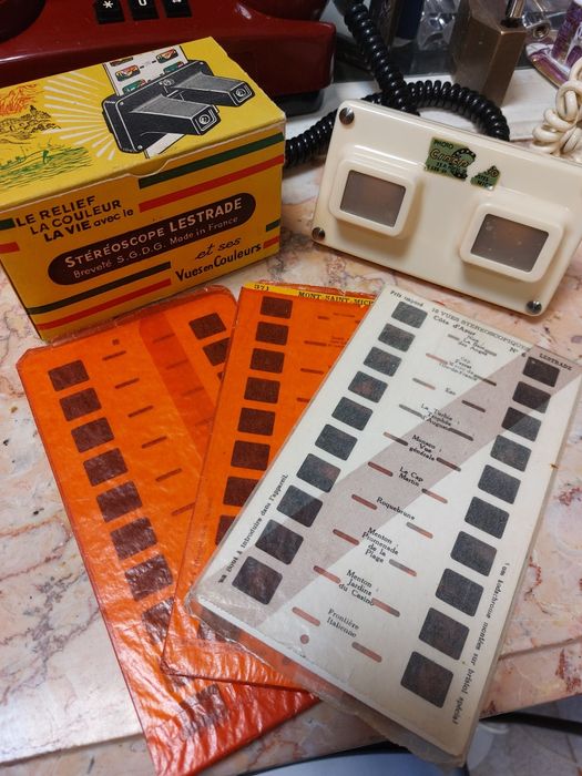 Estereoscópio Lestrade, em caixa original 

Dispositivo óptico an