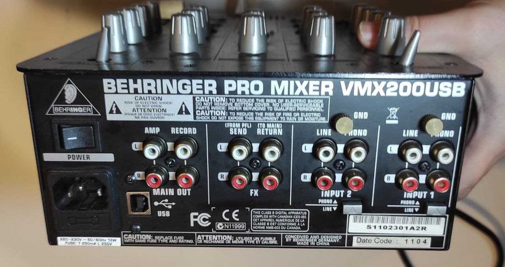Мікшерний пульт Behringer VMX-200 USB