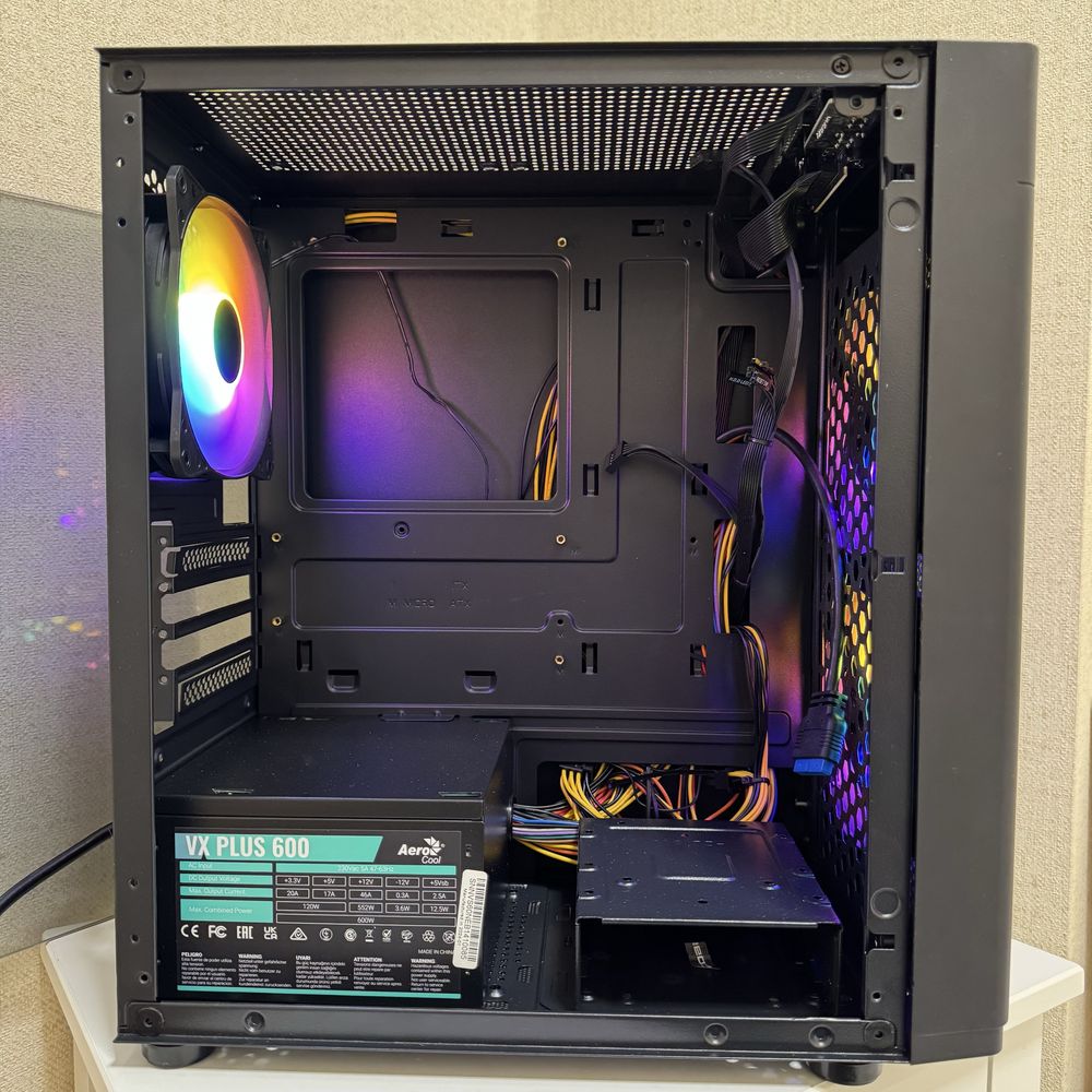 Корпус для пк AeroCool Hexform Rgb