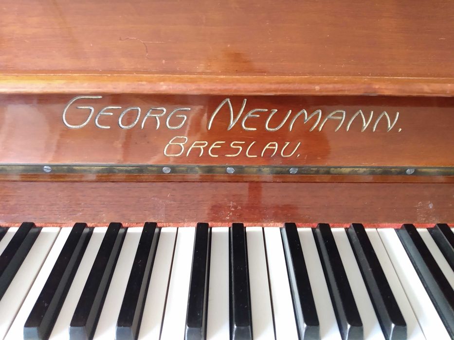 Pianino używane Georg Neumann