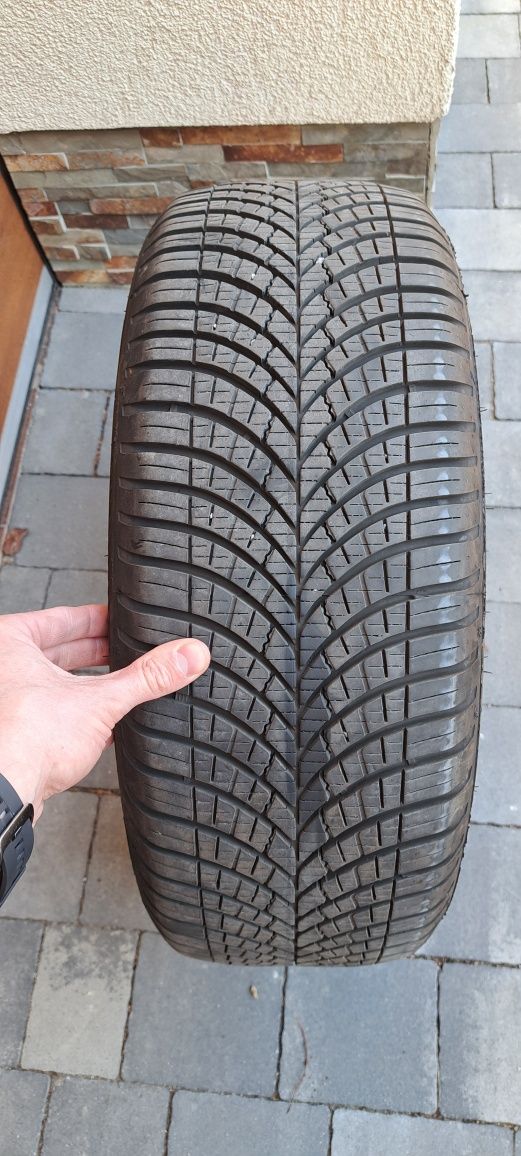 Opona Goodyear 205/55 R16 zimowa