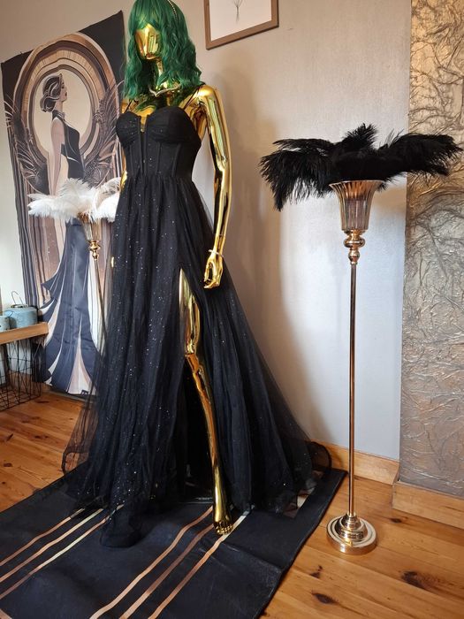 Zjawiskowa suknia na studniówkę.Princess Black. R38. Polski producent.