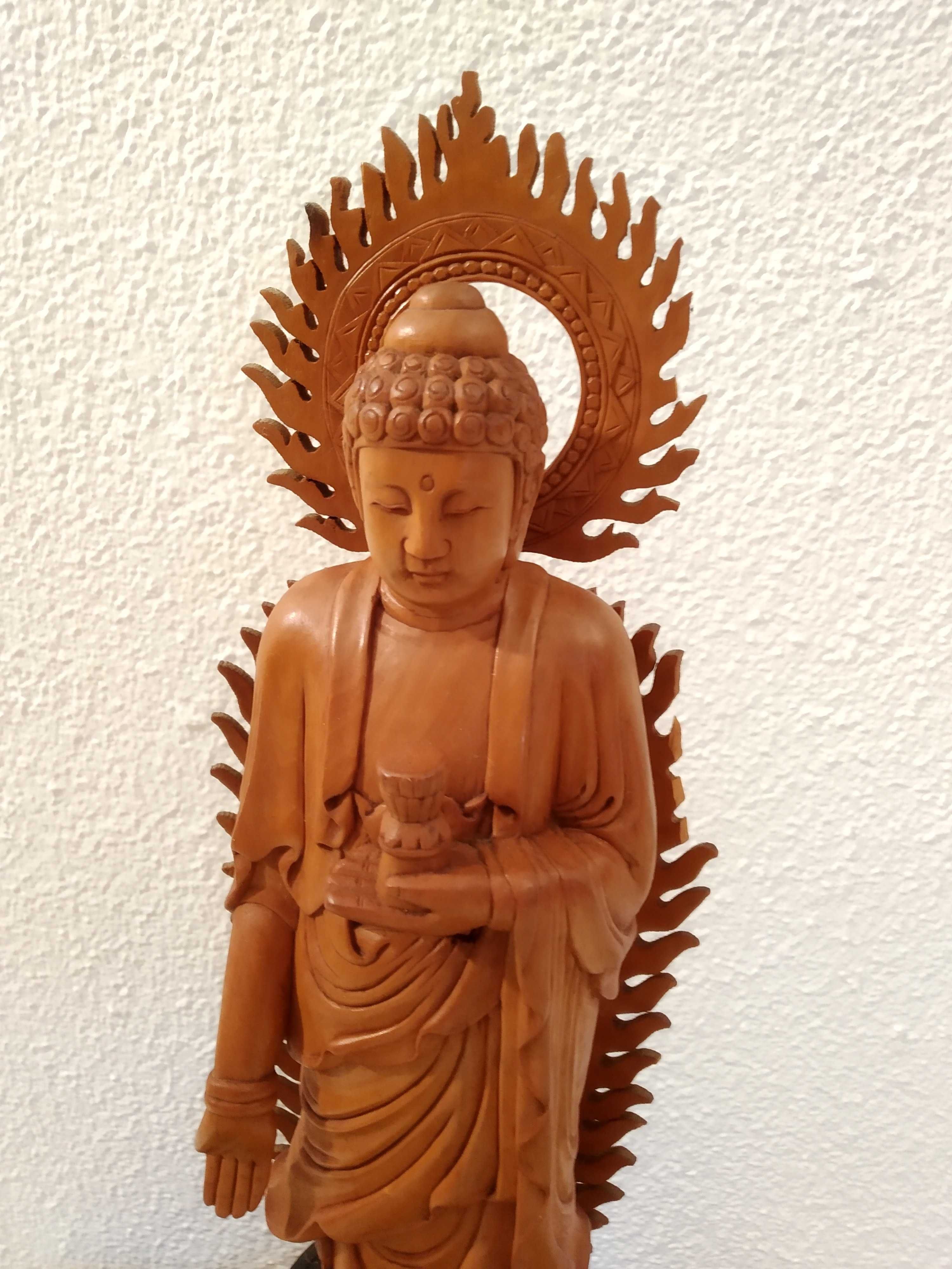 Deusa Oriental do panteão Budista.Manufacturada em espinheiro