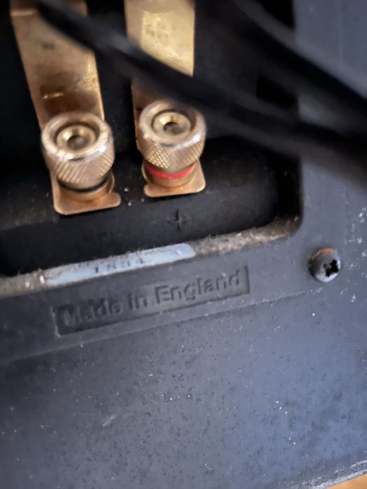 Colunas Monitor Audio