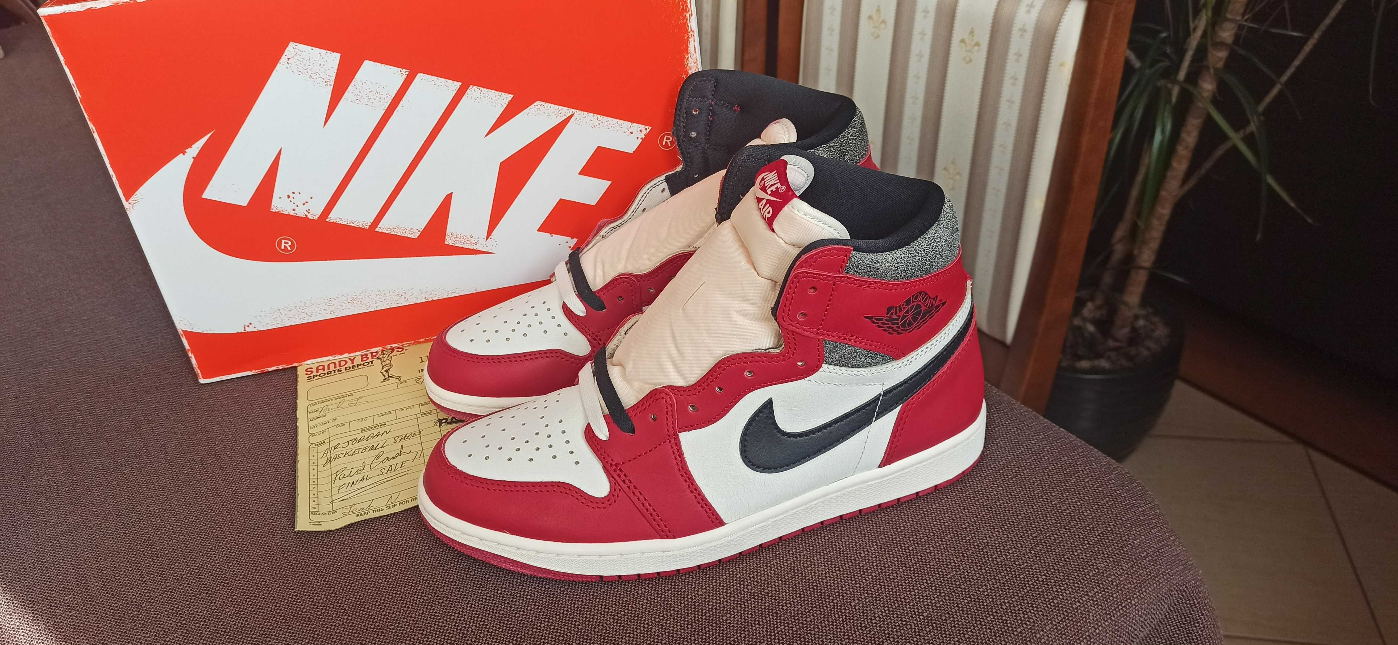 (r. 44/ us10) Nike Jordan 1 Retro High OG Chicago Lost and Found