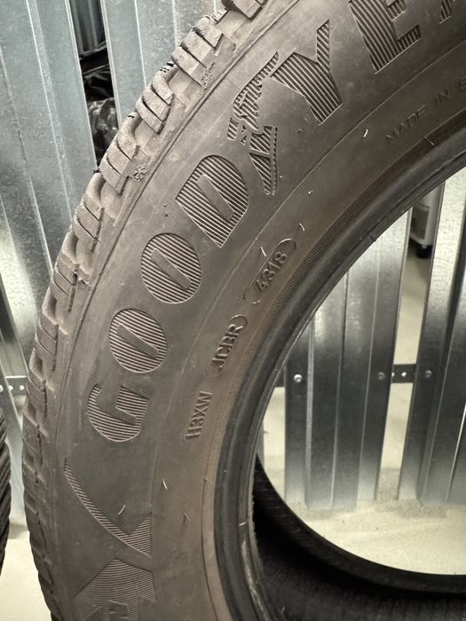 Зимові шини GOODYEAR 205/60 R16