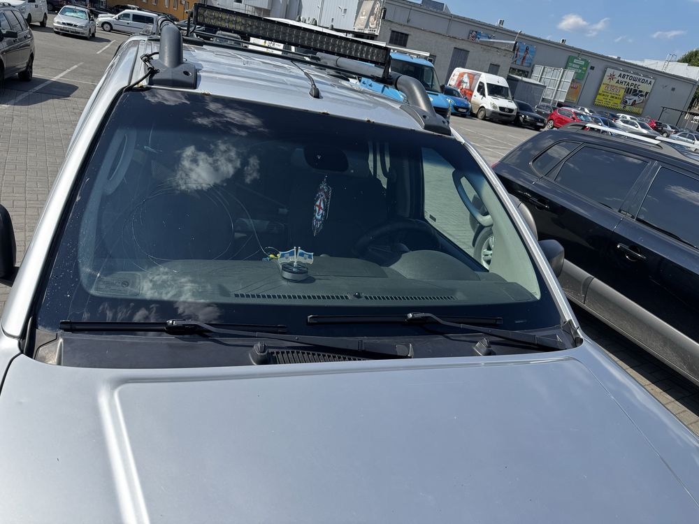 Продам авто, Nisan navara D40 2006 року. З обємом 2,5л.