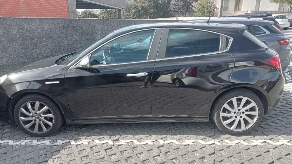 Alfa Romeo Giulietta 1.6 com poucos Kms!!