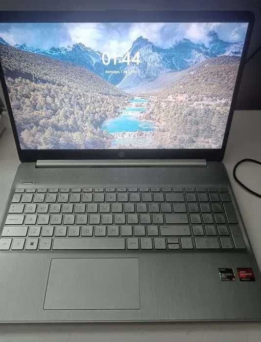 Portátil HP Ryzen 5-5500U