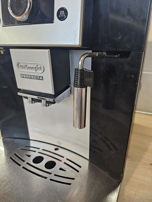 Кавомашина DeLonghi Perfecta esam 5400