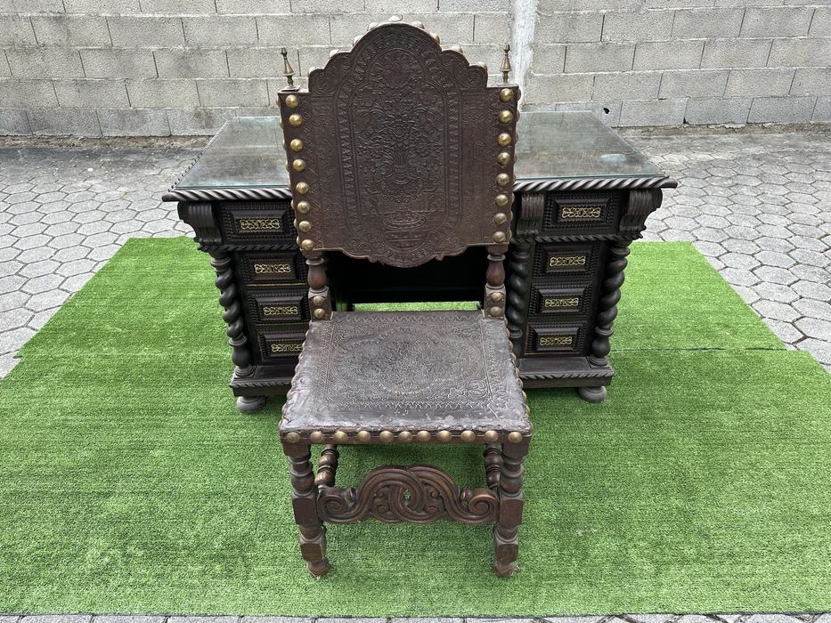 Secretária e cadeira em pau preto - torcidos e tremidos