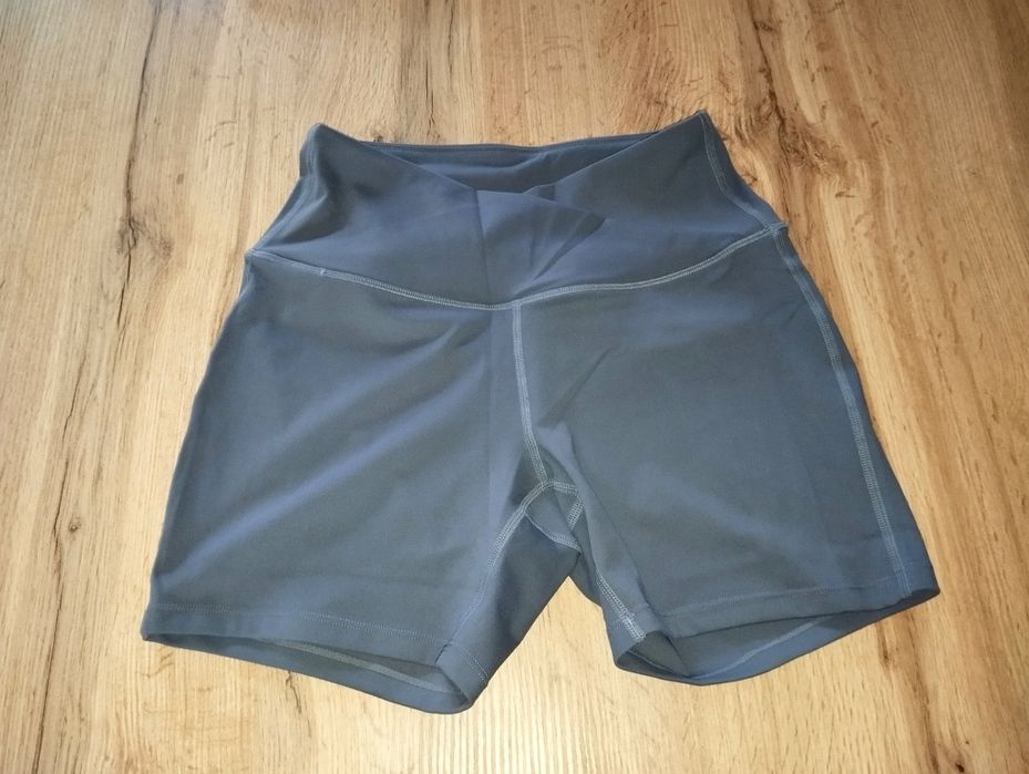 Shorty sportowe damskie