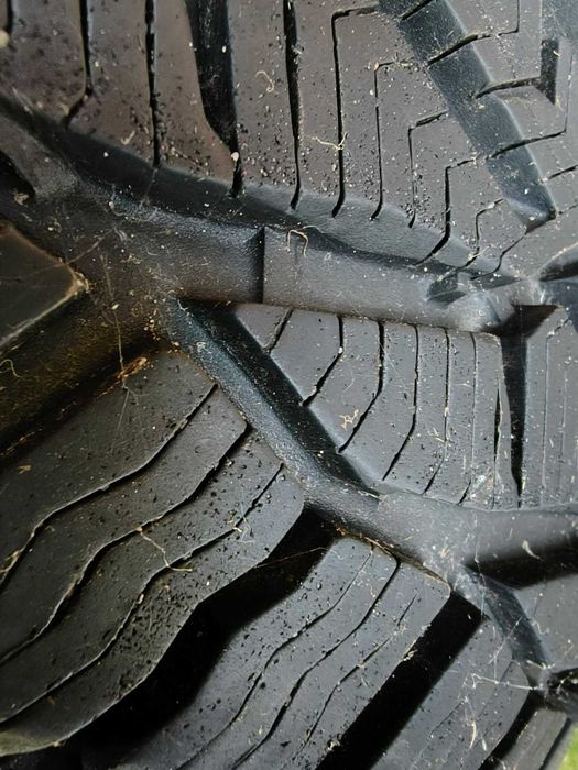 Opony zimowe 225/45/17