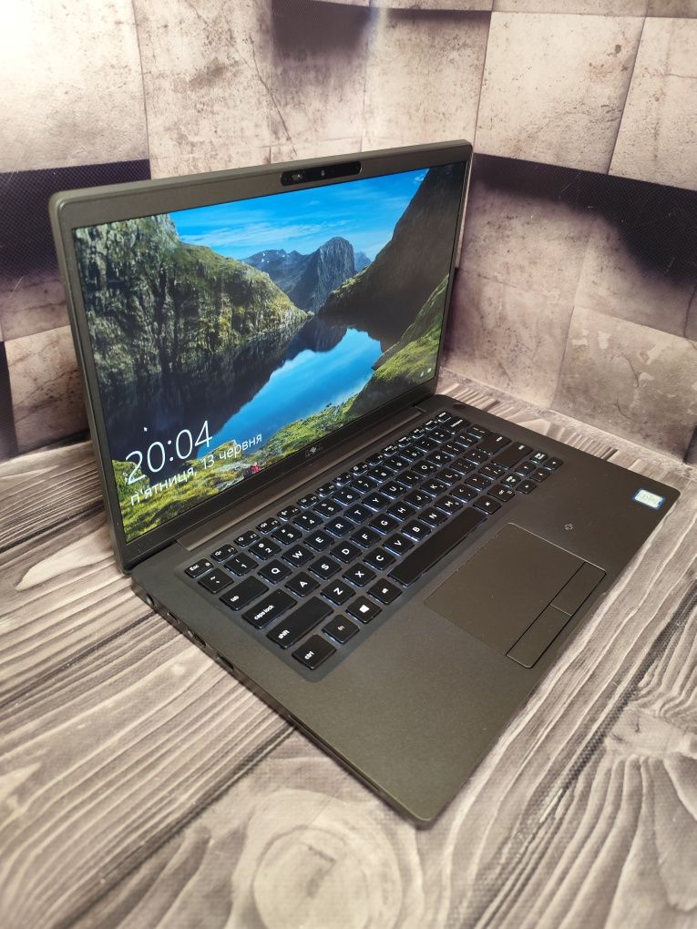 Dell 7400 IPS I7 8665u 16 ram 256 NVme Excellent Battery FHD ноутбуки
