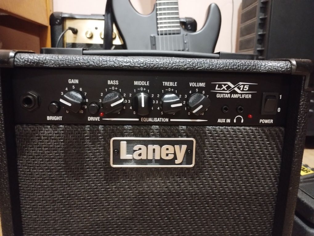 Комбоусилитель Laney LX15