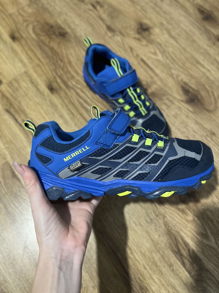 Кросівки туристичні Merrell