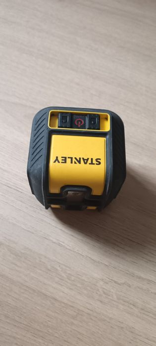 Nível linhas cruzadas vermelhas Stanley