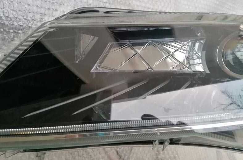 otica frontal ESQ Skoda Superb III B8 (3V) . fase 1 . bi-XENON LED