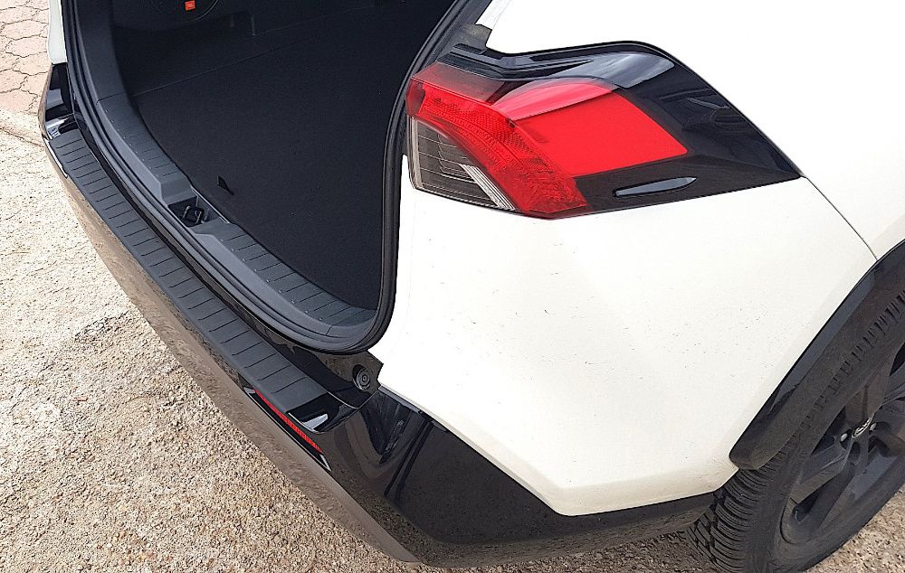 Listwa zderzaka nakładka na zderzak Toyota Auris, Camry, Corolla